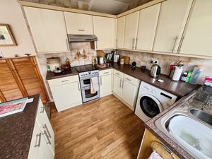 Kitchen- click for photo gallery